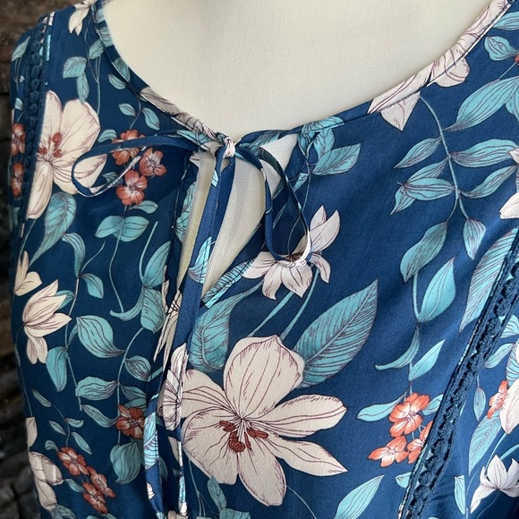 Cupio Blue Floral Relaxed Tunic - Picture 3 of 14
